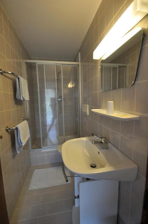Gaestehaus Pension Edelweiss Kolsass Habitación foto